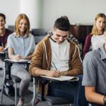 アルバイトで週28時間以上働いていた人は雇用できない？　実態を説明
